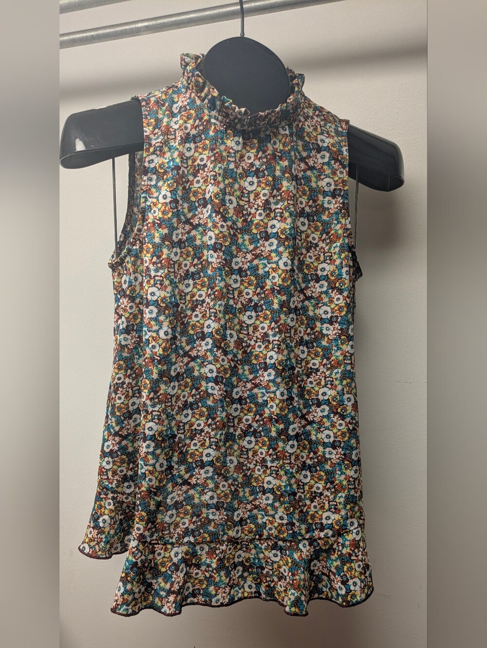 Xhilaration Multicolor Floral Ruffle-Neck Sleeveless Top Jr Large